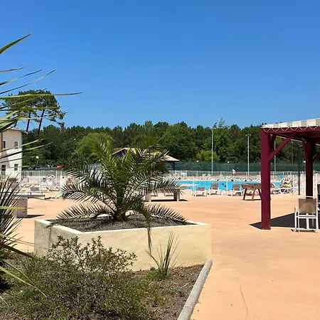 Prázdninový areál Mes Amours D'enfants - Les Villas Du Lac 3*
