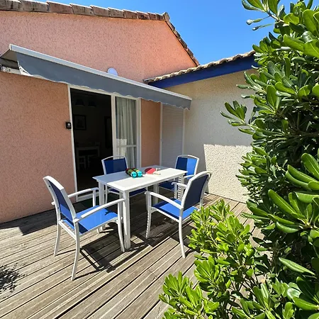Prázdninový areál Mes Amours D'enfants - Les Villas Du Lac 3*